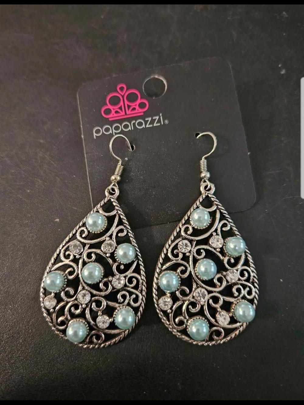 Paparazzi "Glowing Vineyard" earrings
